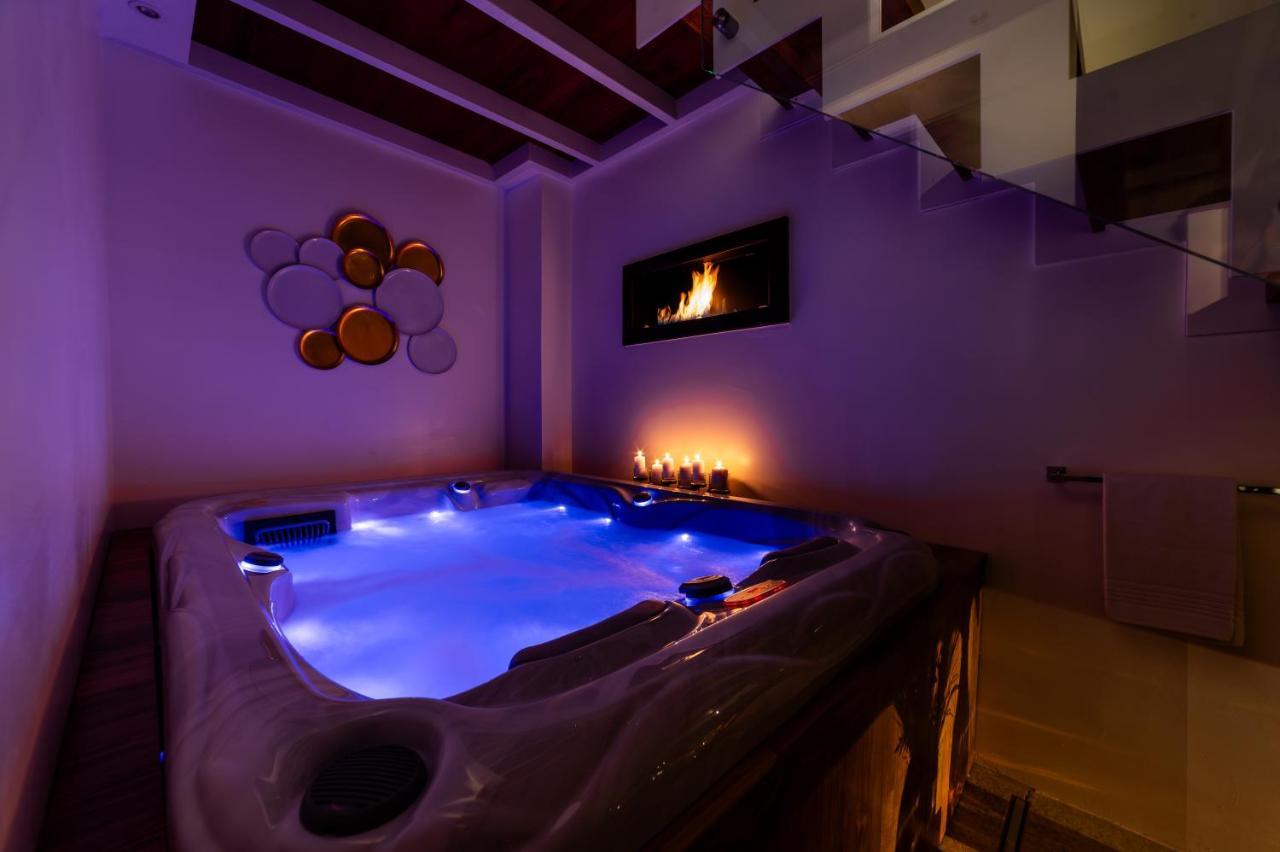 Old Court Luxury Suite&Spa By Monholiday モノーポリ エクステリア 写真