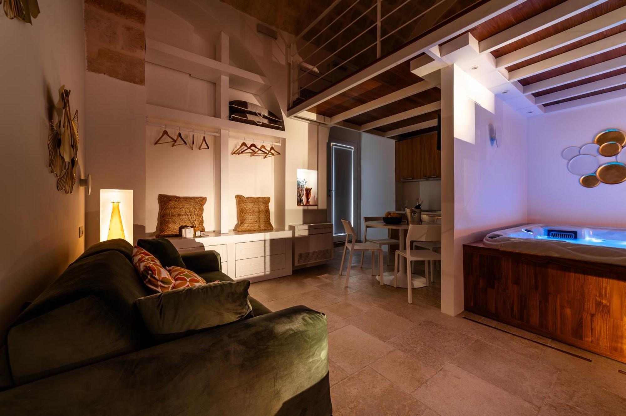 Old Court Luxury Suite&Spa By Monholiday モノーポリ エクステリア 写真